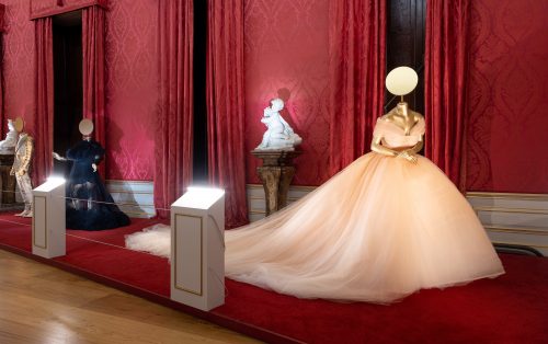 KENSINGTON PALACE presents “CROWN TO COUTURE” (5 April 2023- 29 October 2023) header image